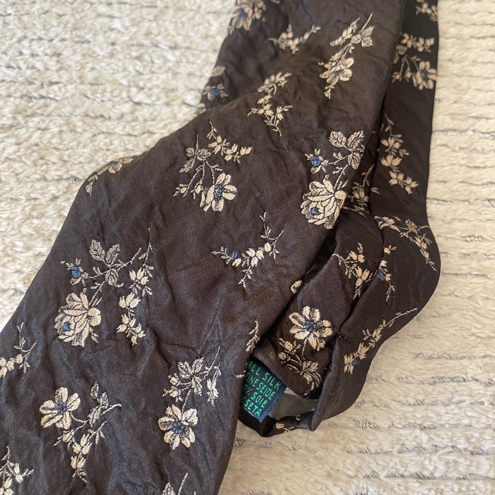 Mondo by Marco Italian silk tie